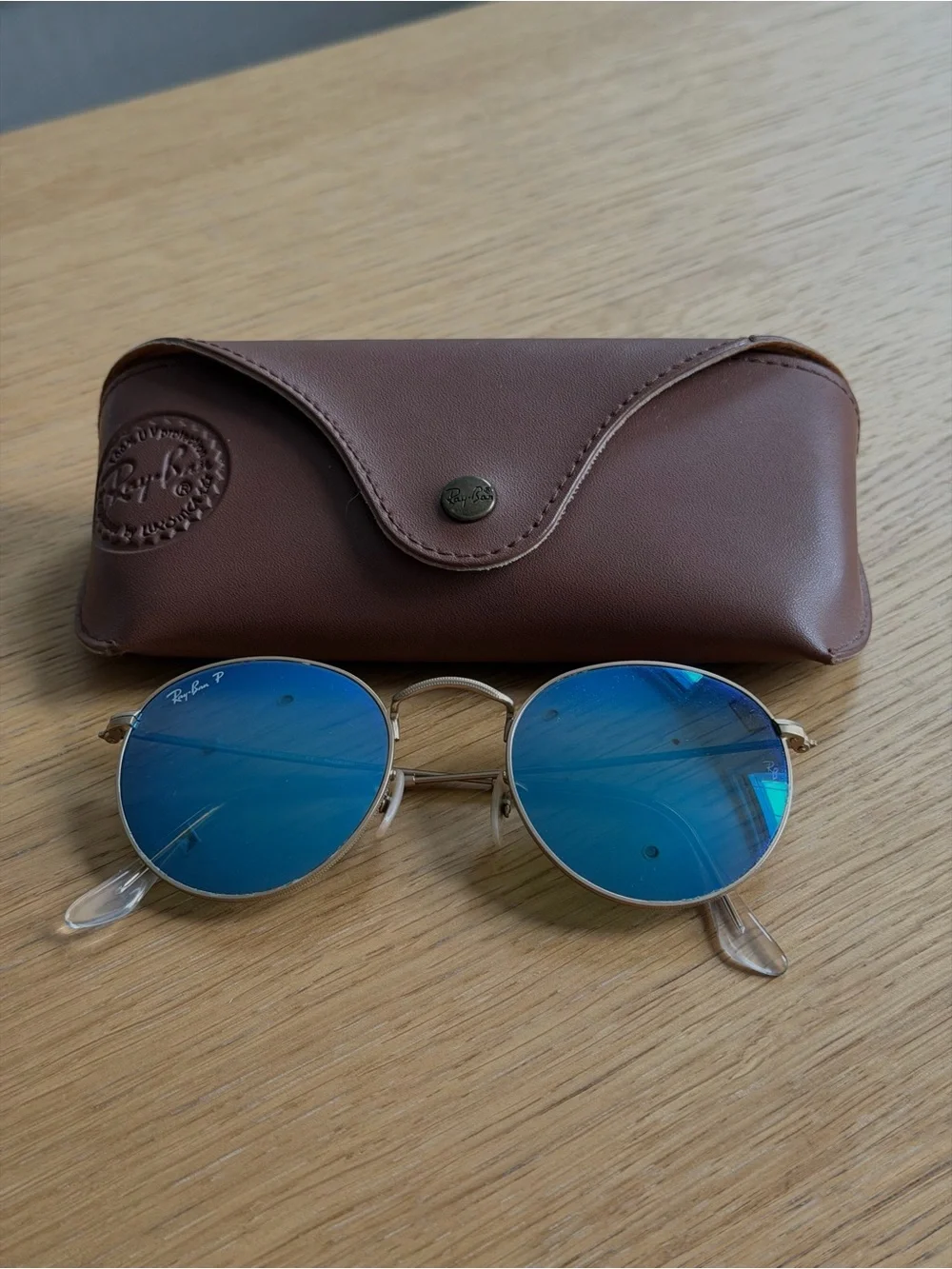 Ray-Ban Unisex Round Sunglasses with Blue Mirrored Lenses and Gold Frame